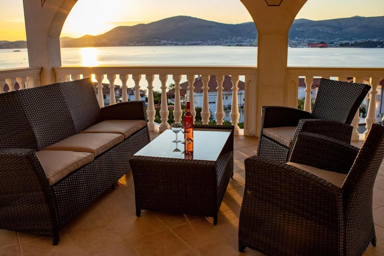 Apartment Villa Erika Trogir