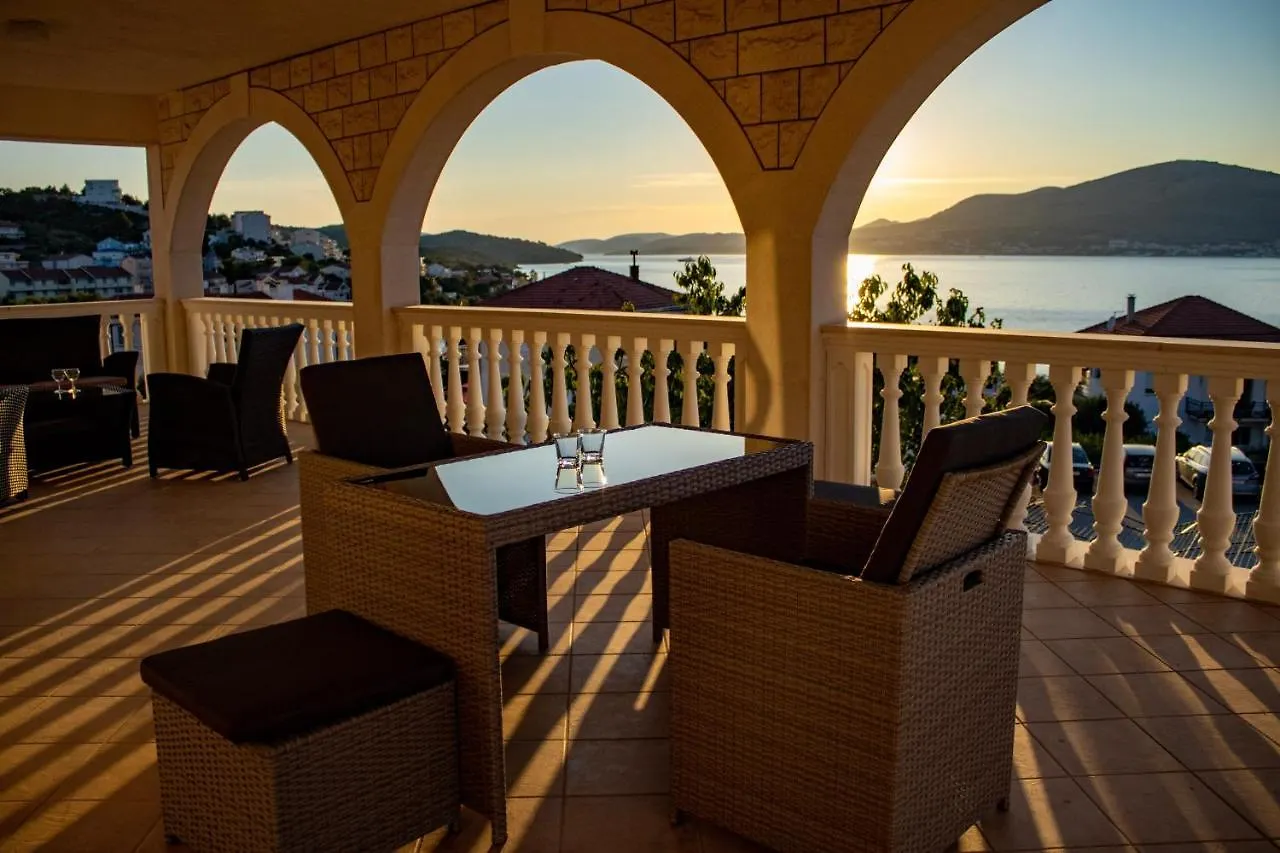 Apartment Villa Erika Trogir