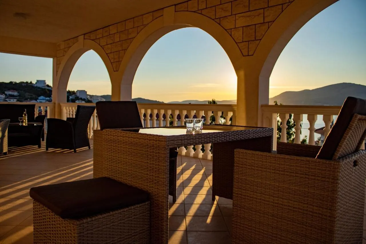 Villa Erika Trogir 0*,  Croatia